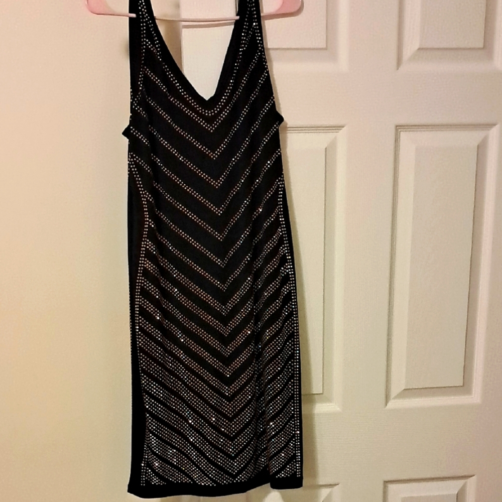 Carmen Marc Valvo Navy and Gold Sheath Cocktail Dress